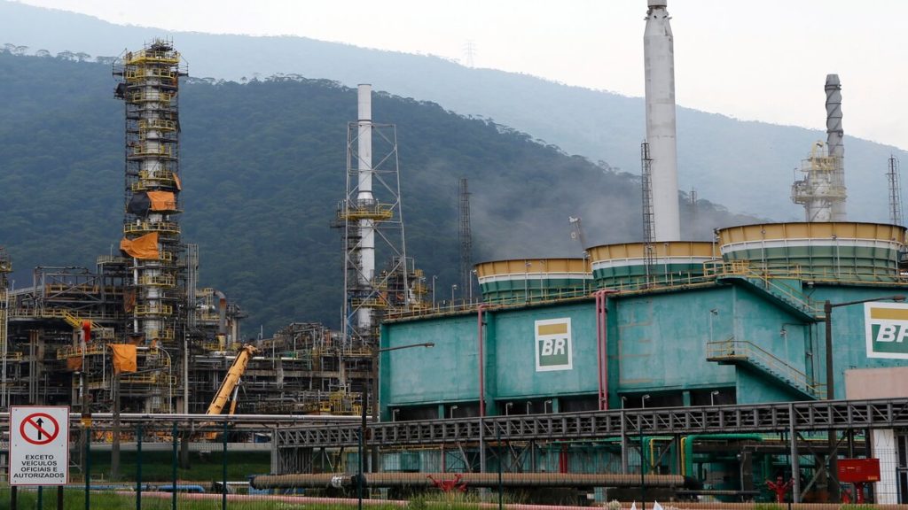 Investimentos De R Mi Petrobras Finaliza A Maior Parada