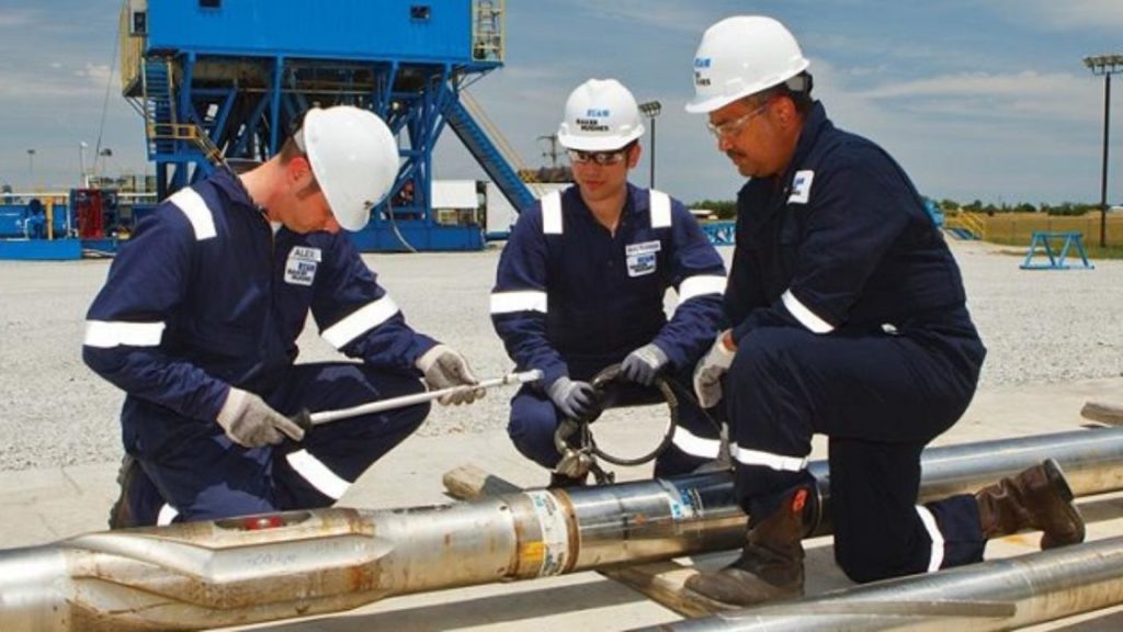 Baker Hughes oferece mais de 150 vagas offshore para candidatos de SP, RJ e outros estados