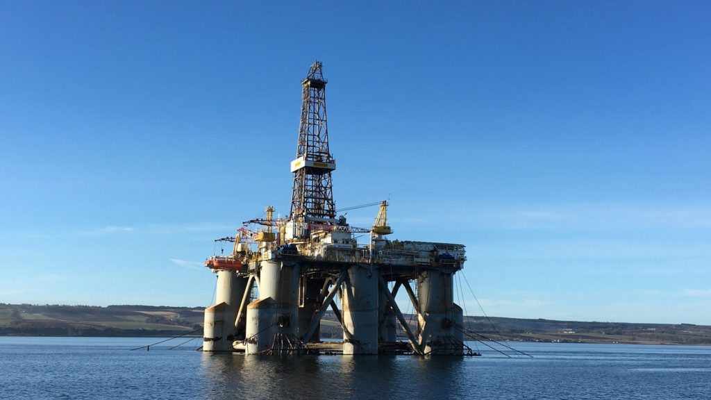 ELFE, empresa de terceirização offshore, tem vagas de emprego para o RN e RJ! Veja quais são e como se candidatar - Canva
