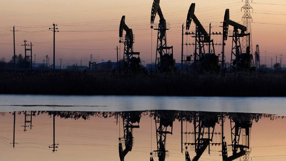 Arábia Saudita prevê cortes na produção de petróleo caso preços continuarem caindo