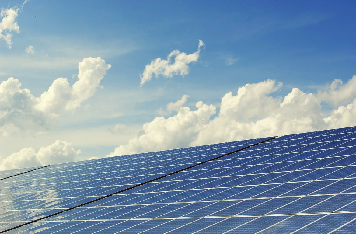 A AIE está alertando o mercado mundial de energia para o principal problema em relação à competitividade, a falta de diversificação de fornecedores de painéis solares, essenciais para a construção dos sistemas de produção solar.