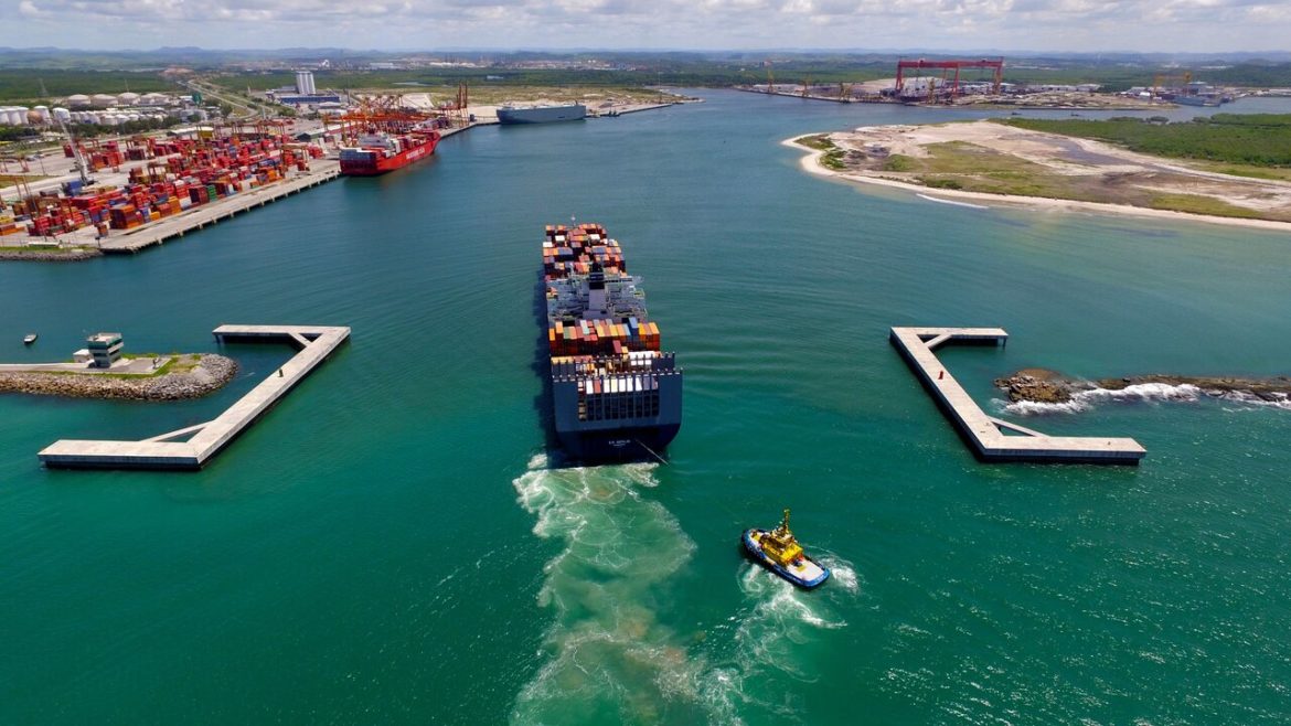 A autoridade portuária do Porto de Suape comemorou a inauguração do novo terminal de contêineres da APM Terminals, que trará de volta a competitividade de mercado para o complexo portuário e irá colaborar para o local se tornar um smart port.