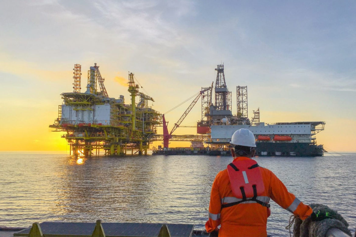 A recrutadora Brunel abriu uma série de processos seletivos para as vagas offshore disponíveis no ramo de óleo e gás.