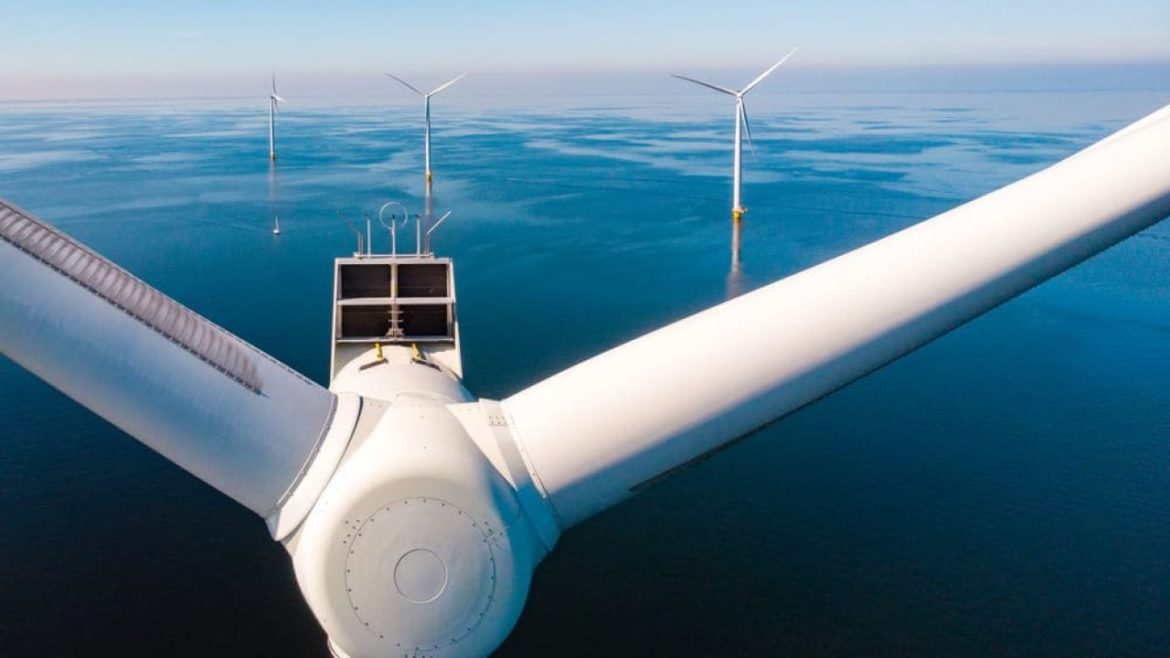 Eletrobras fecha parceria com Shell para projetos de energia eólica offshore
