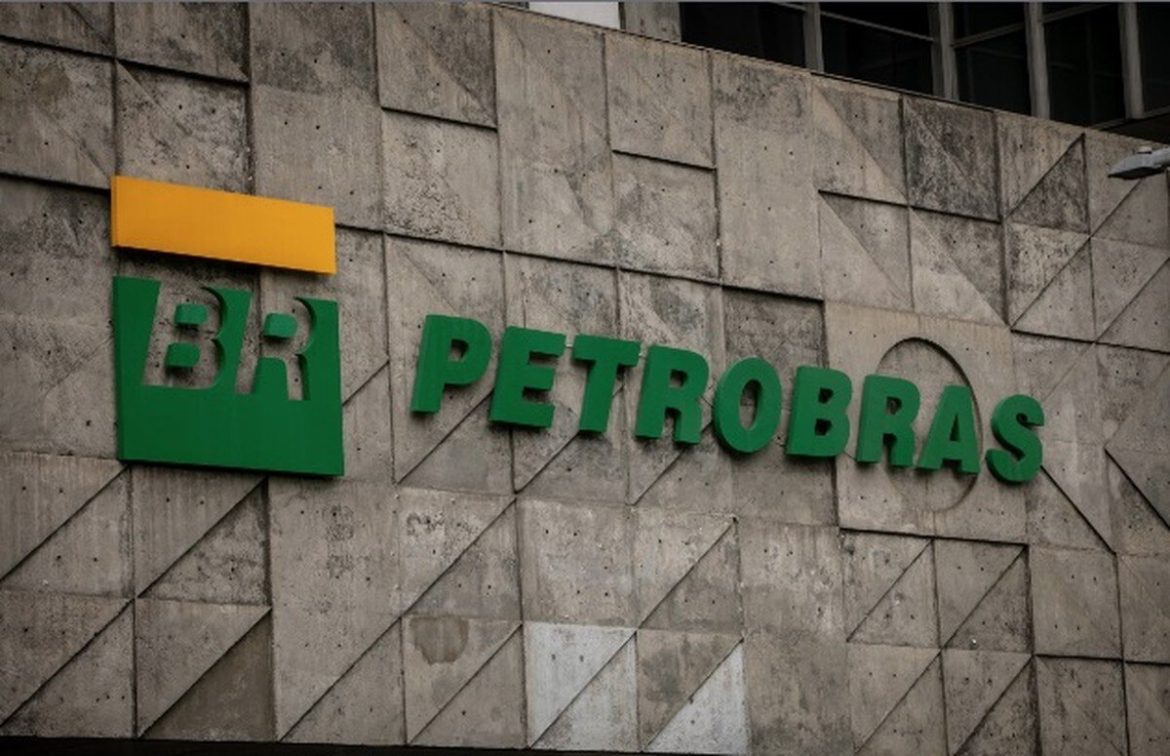 A equipe técnica da agência verificou uma série de irregularidades na exploração e produção de petróleo e gás natural na região. A Petrobras terá que cumprir o decreto da paralisação da ANP, impactando diretamente na economia do estado da Bahia.