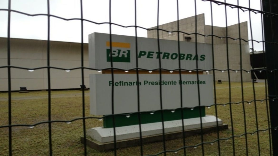 A Petrobras pretende utilizar a Refinaria Presidente Bernardes de forma estratégica para alcançar novos mercados no território nacional.