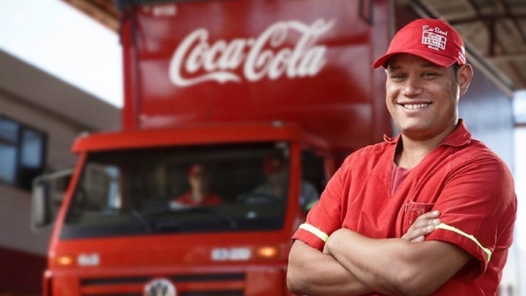 Coca-Cola abre mais de 140 vagas de emprego em cargos como Promotor de Vendas, Almoxarife, Auxiliar Operacional e Motorista de Entrega