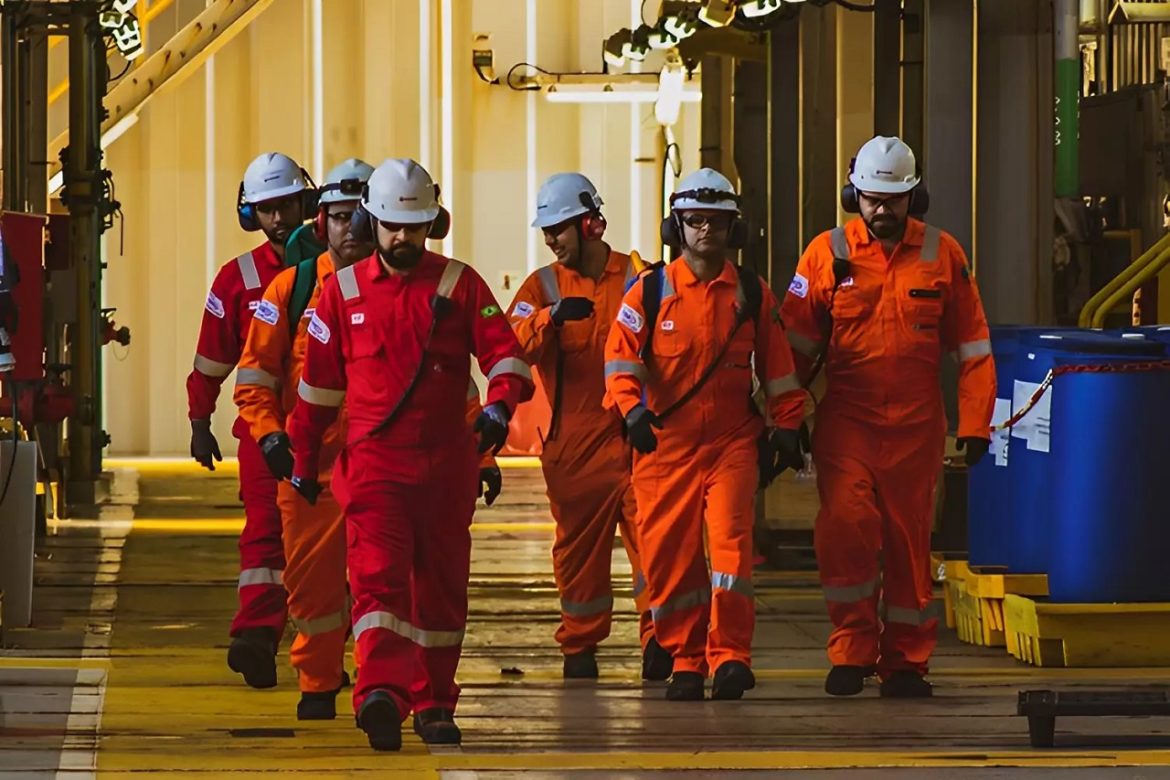 Multinacional Modec abre mais de 40 vagas offshore para profissionais de nível médio, técnico e superior no Rio de Janeiro