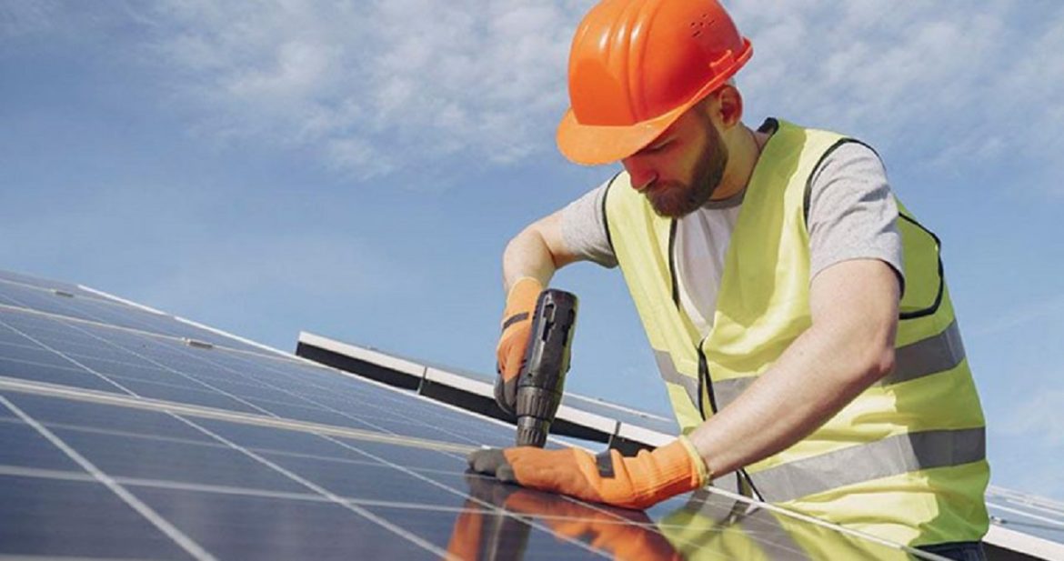 SolarGrid está recrutando mais de 60 novos profissionais com e sem experiência para preencher vagas de emprego