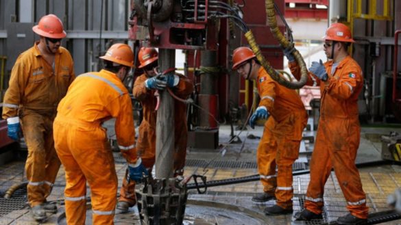Perbras anuncia centenas de vagas de emprego para profissionais offshore em campos de petróleo no Brasil