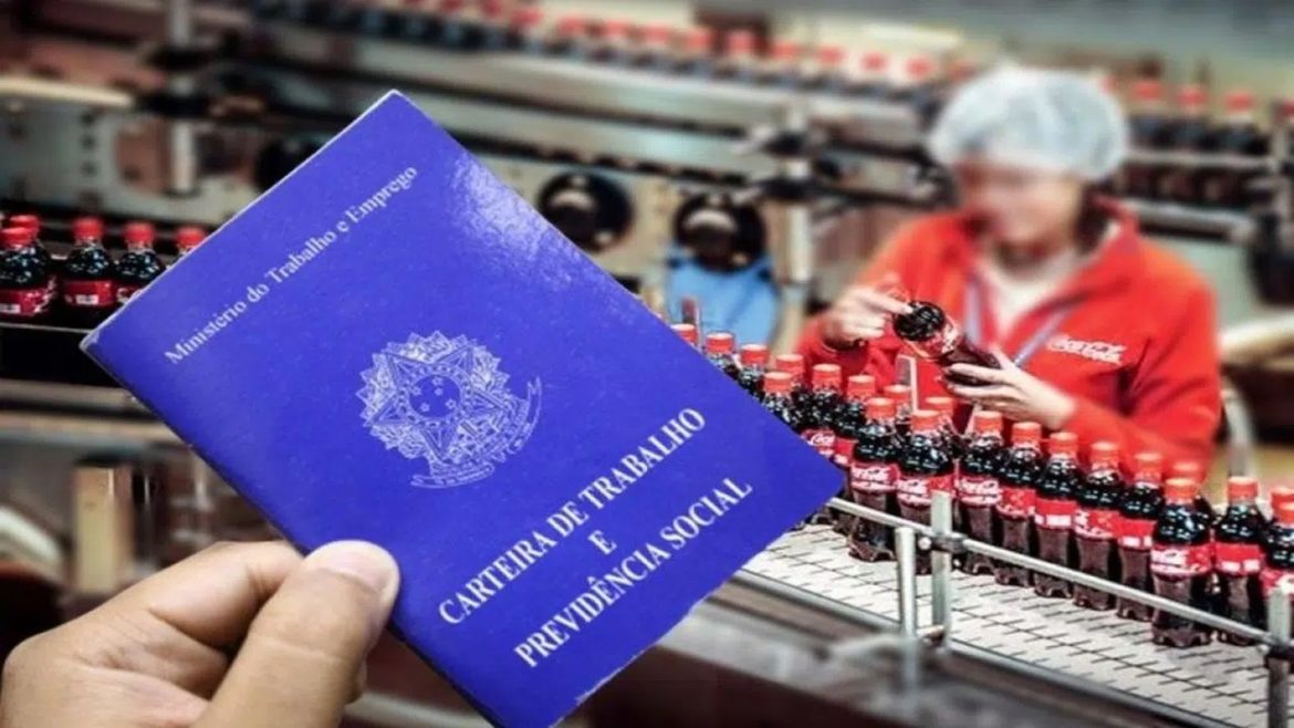 Coca-Cola FEMSA está contratando - Quase 250 vagas abertas e benefícios atrativos