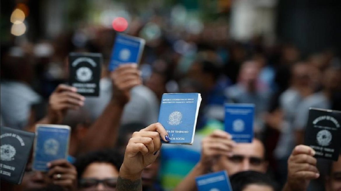 Prefeitura do Rio de Janeiro abre 1423 vagas de emprego para candidatos com ensino fundamental, médio e técnico completo