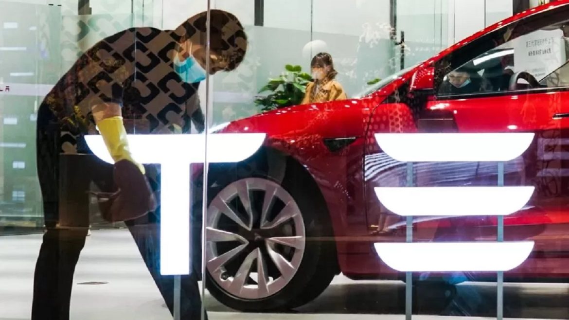 Tesla aposta na China e começa a construir sua nova fábrica de baterias para carros elétricos