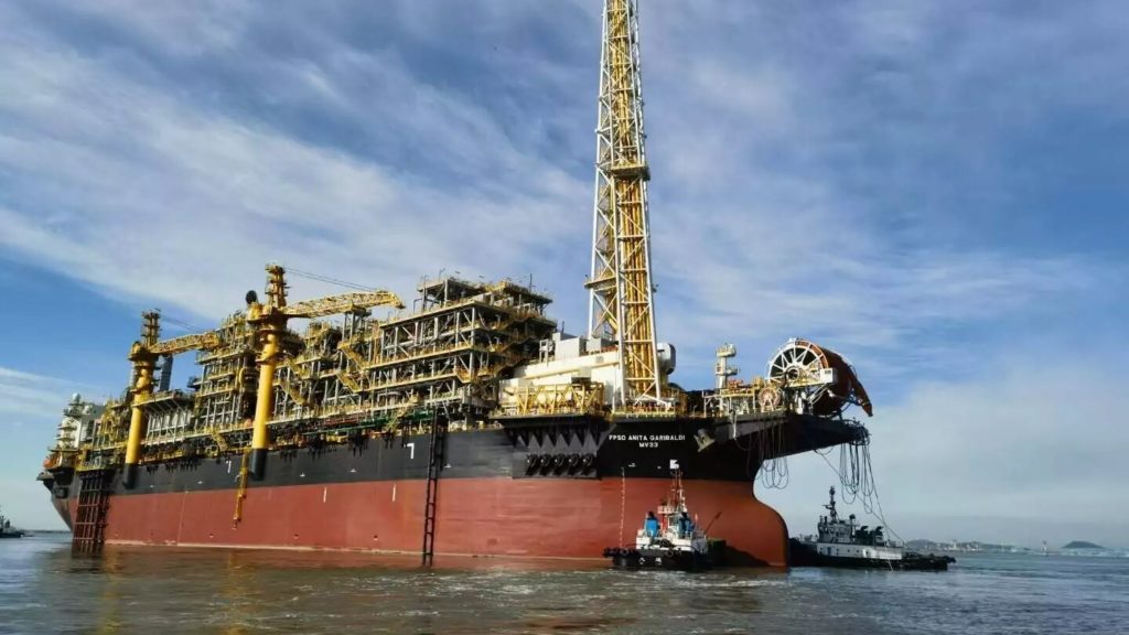 O presidente da Petrobras, Prates, visitou o Estaleiro Jurong Aracruz para acompanhar o projeto do FPSO Anita Garibaldi.