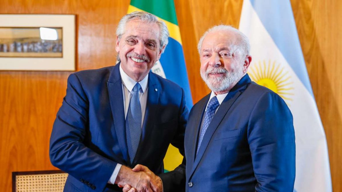 Governo brasileiro considera usar crédito do BNDES para ajudar no retorno das operações da usina de energia nuclear Atucha II, na Argentina.