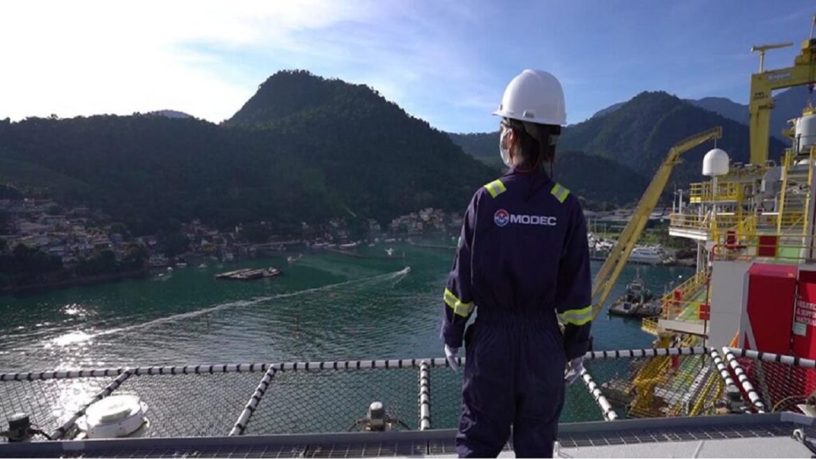 Modec oferece mais de 200 vagas onshore e offshore para pessoas com e sem experiência de nível médio, técnico e superior
