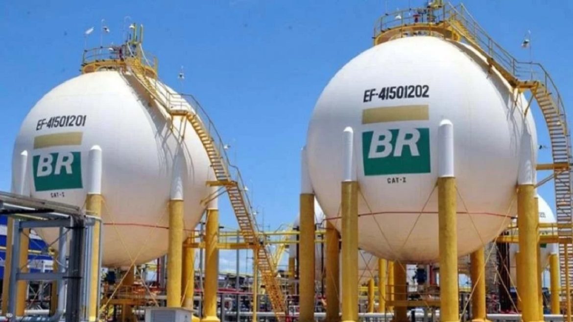 Petrobras anuncia queda no preço do gás natural para distribuidoras em todo o país