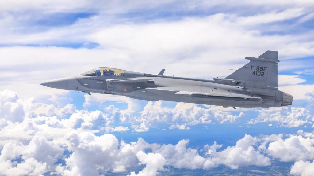 As duas aeronaves entregues pela Saab e Embraer chegaram no Brasil na semana passada, garantindo mais uma aquisição para a frota nacional.