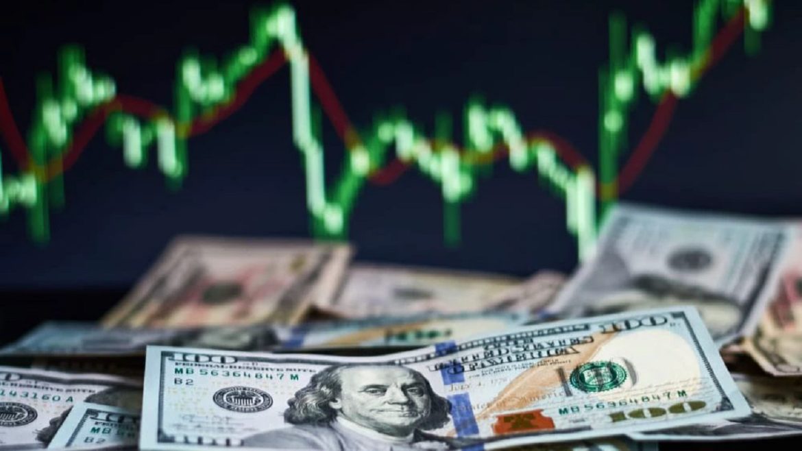Analistas projetam dólar abaixo de R$ 4,50 e real mais forte frente expectativas anteriores