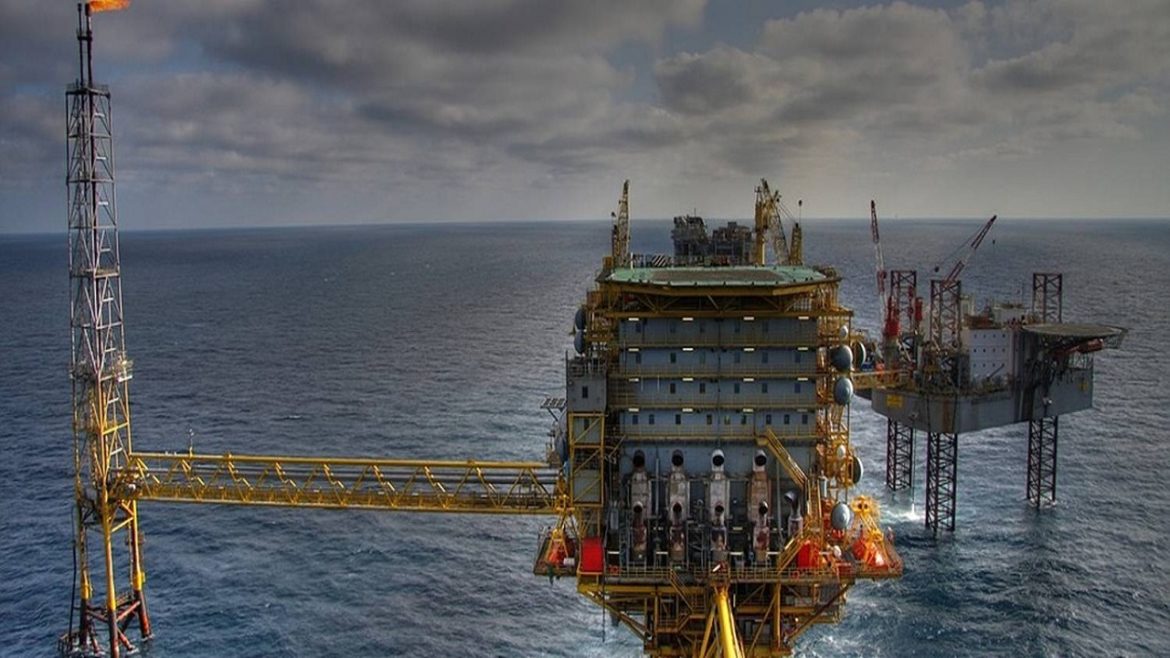 Brasil se prepara para aumento na produção de petróleo com a chegada de nova mega plataforma