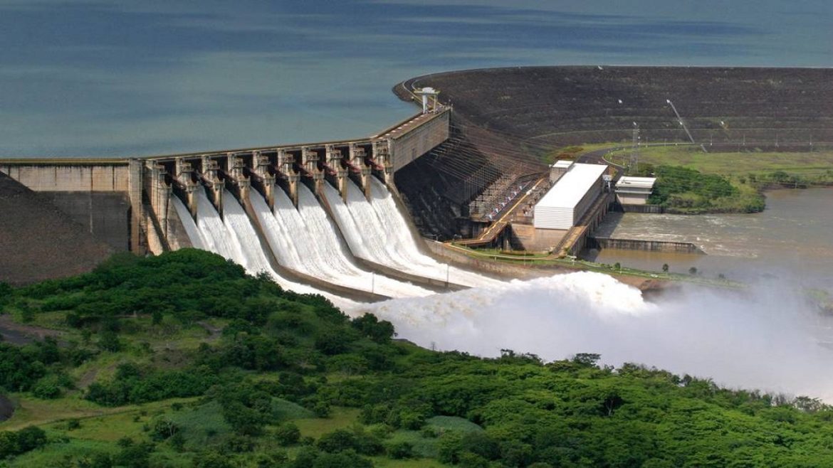 Decisão do Brasil de parar exportação de energia hidrelétrica afeta países vizinhos