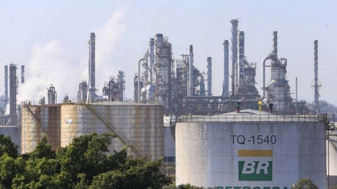 A greve dos petroleiros na Lubnor reflete a preocupação com a possibilidade de desabastecimento e formação de monopólio privado na região.