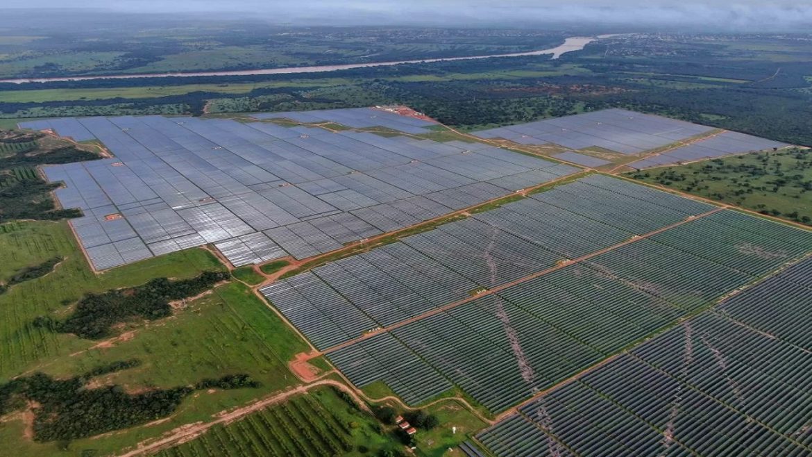 Minas Gerais inaugura o maior parque de energia solar do país e mantém liderança no setor