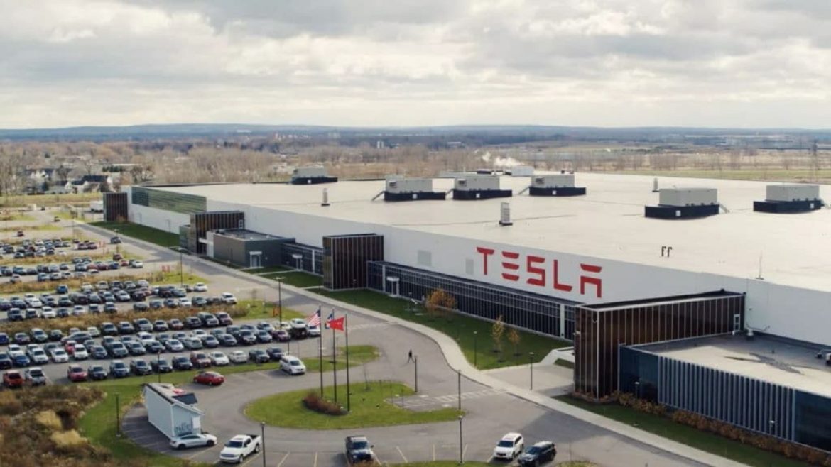 Nova fábrica da Tesla impulsionará a produção do novo modelo da empresa e promete popularizar ainda mais os carros elétricos.
