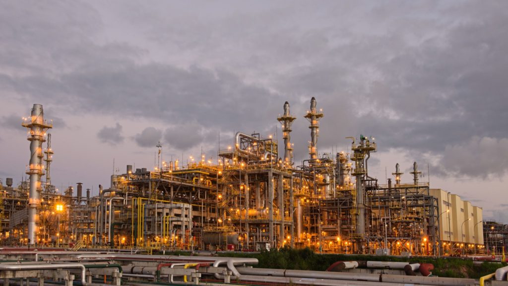 Com a retomada das obras na Refinaria, a Petrobras mostra seu comprometimento com o desenvolvimento econômico do país e a geração de empregos.