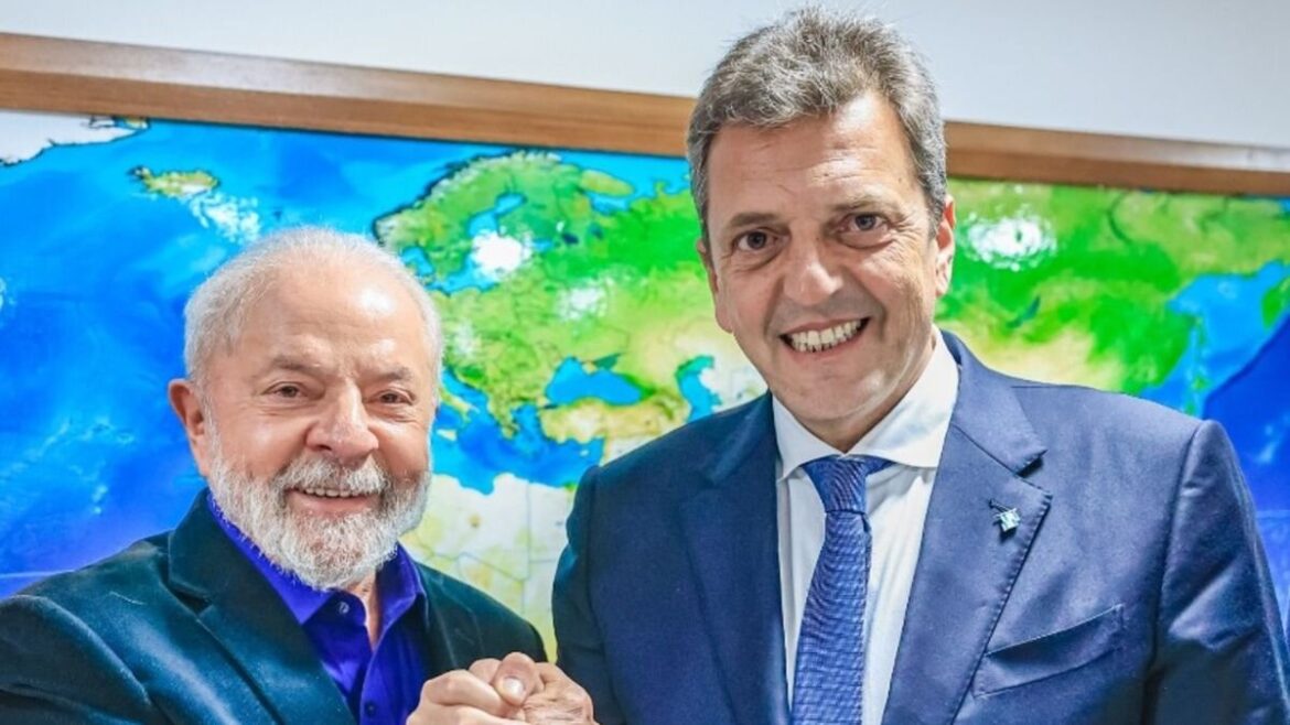 O atual presidente do Brasil e o candidato Sérgio Massa concordaram em financiar exportações brasileiras à Argentina.
