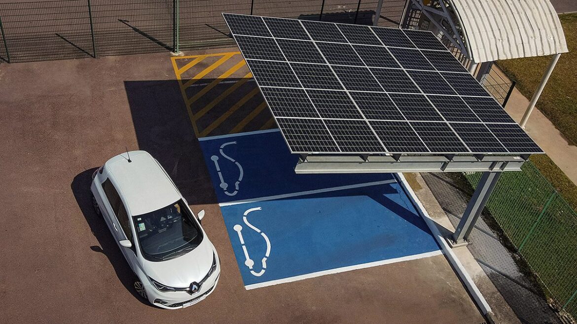 Chinesa Beny quer revolucionar o mercado de carros elétricos brasileiro com carregador movido a energia solar