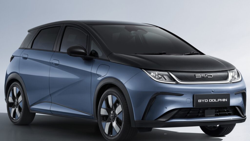 Segundo dados, o Dolphin da BYD lidera a lista de veículos 100% elétricos mais vendidos no ano, mesmo tendo sido lançado em junho.