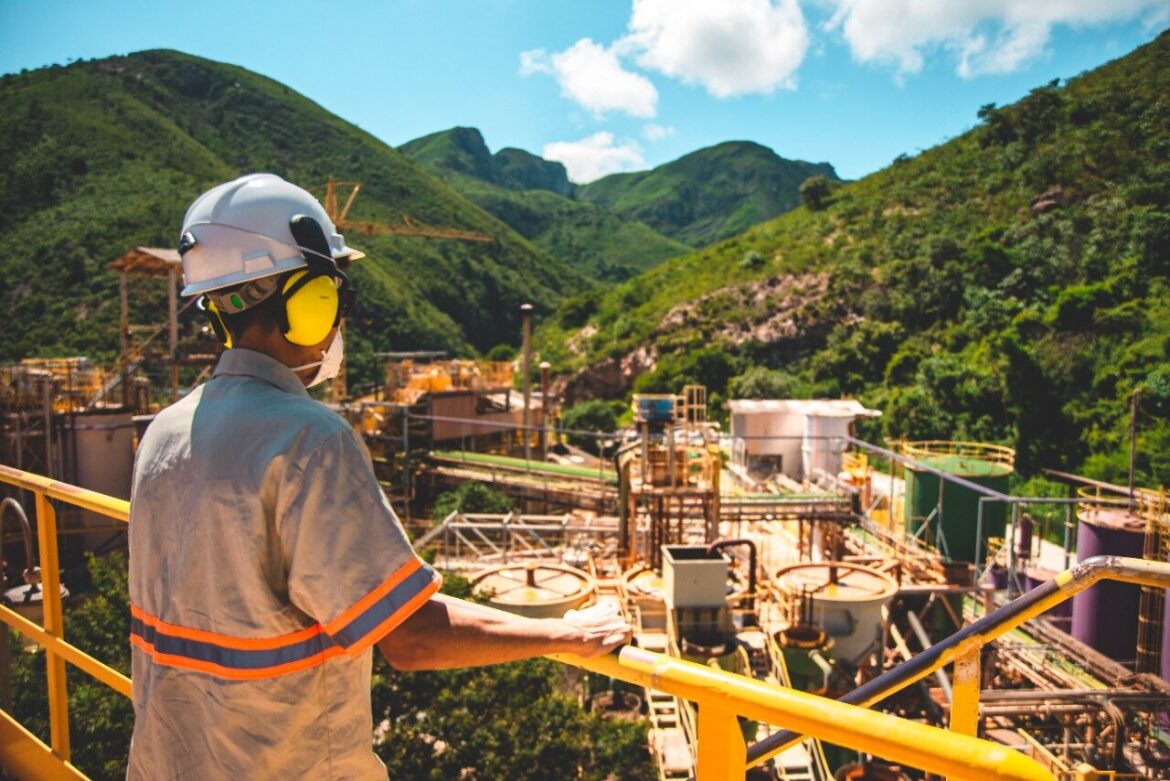 A Companhia Baiana de Pesquisa Mineral (CBPM) está na vanguarda da busca por investimentos na Bahia, com um foco claro no setor de mineração.