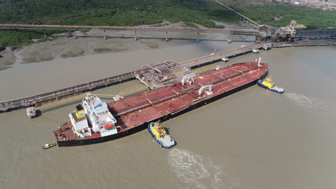 Uma parcela significativa dos 135 mil toneladas de diesel foi armazenada nos terminais do próprio Porto de Itaqui, somando 55 mil toneladas.