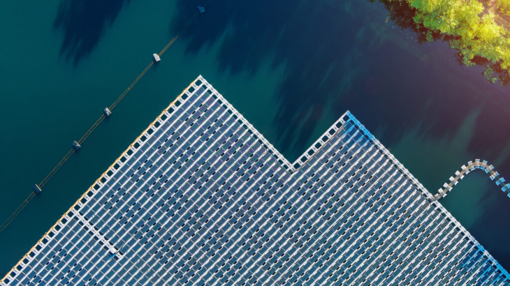 Inaugurada a maior usina solar flutuante do Brasil, localizada em Goiás. Uma combinação incrível de sustentabilidade e tecnologia!