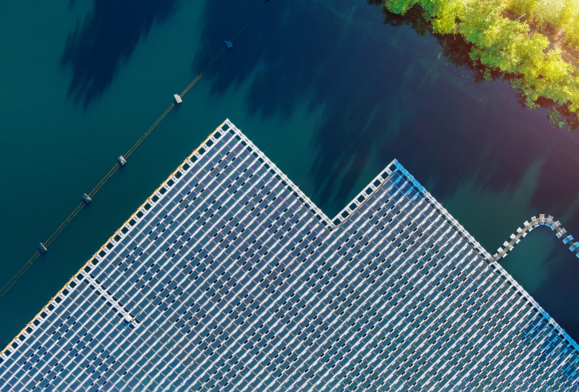 Inaugurada a maior usina solar flutuante do Brasil, localizada em Goiás. Uma combinação incrível de sustentabilidade e tecnologia!