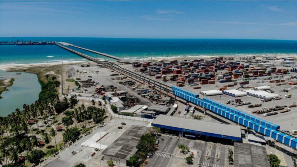 Complexo do Pecém inicia exportações de minério de ferro para gigante asiático