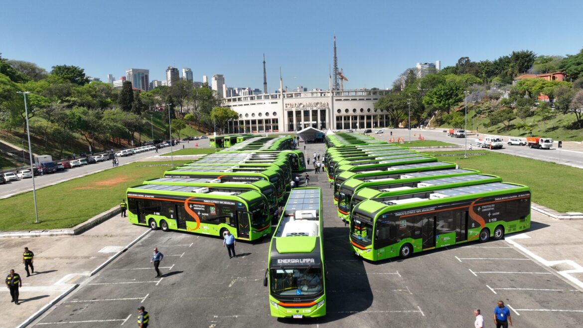 Além do financiamento para os ônibus elétricos, Mercadante ressaltou a necessidade de desenvolver a indústria nacional.