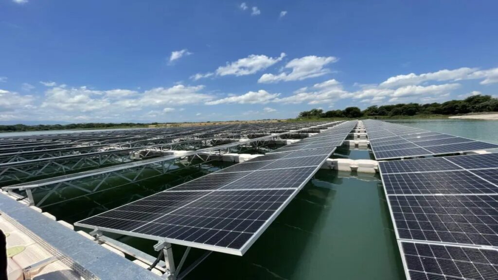 O Grupo AB Areias contou com a parceria da F2B — Fotovoltaico Flutuante Brasil e da Coelte Engenharia para implementar o projeto.