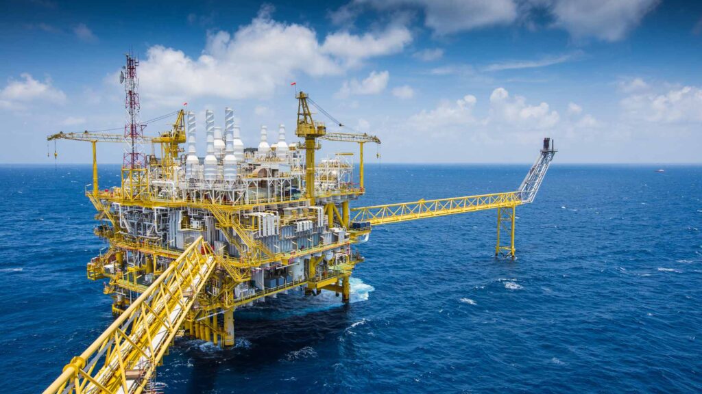 Em setembro, a produção total, combinando petróleo e gás natural, atingiu um marco de 4,666 milhões de barris equivalente por dia (MMboe/d).