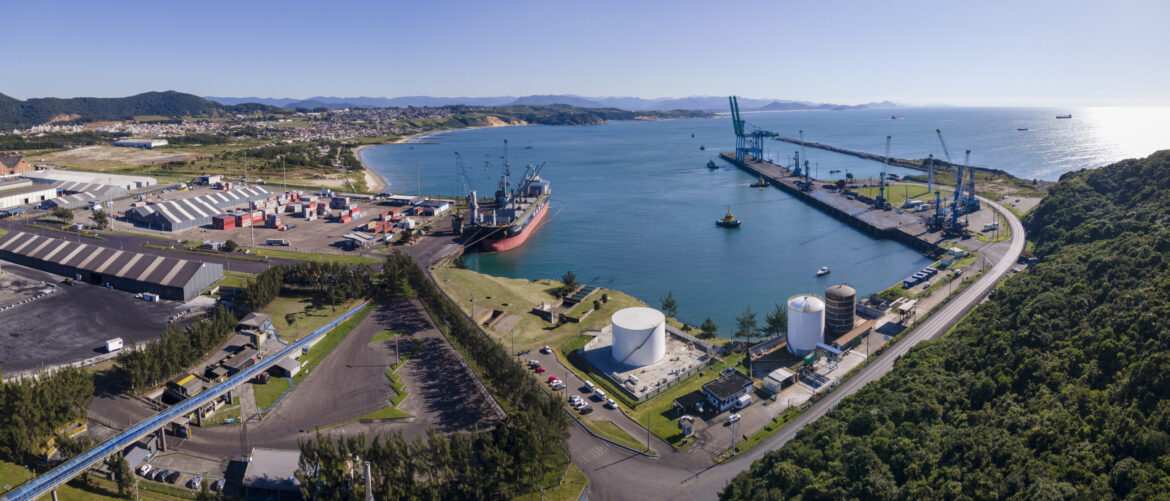 O aumento nos custos das operações no Porto de Imbituba está gerando muitas preocupações entre as empresas.