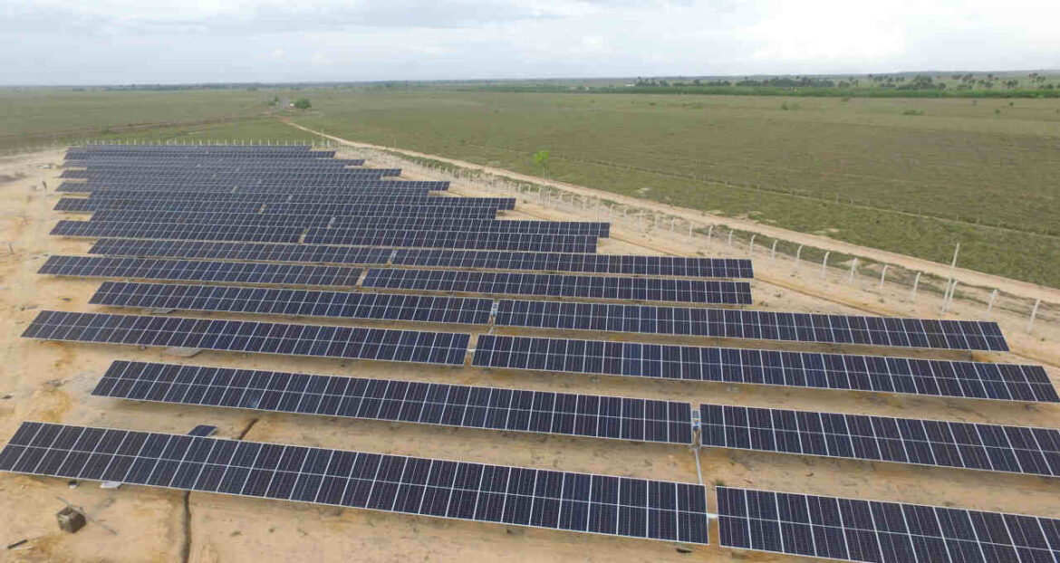 A usina solar inaugurada pela Comerc e Vibra, é um exemplo do potencial do Brasil para se tornar um líder mundial em energia limpa.