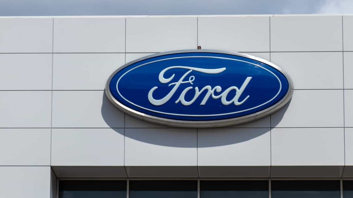 A Ford disponibilizou recentemente algumas vagas de emprego para brasileiros de nível superior e com experiência.