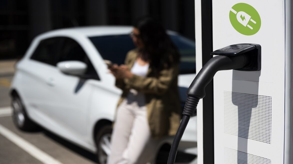 Pode comemorar Motoristas da Uber terão descontos sensacionais na compra de um carro elétrico