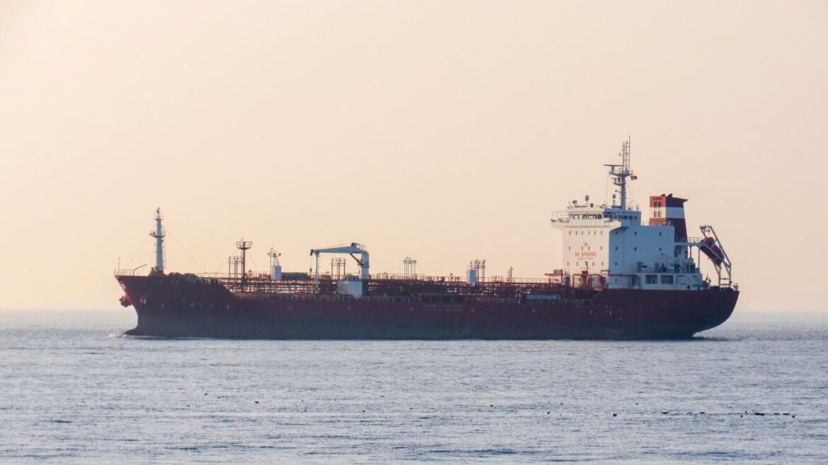 A empresa Ipiranga deu início em novembro às atividades de venda direta de óleo diesel marítimo (MGO), focando na Baía de Guanabara.
