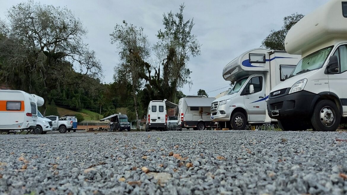 Primeiro estacionamento inteligente do Brasil foi projetado na cidade turística de Pomerode (SC) com uso de água e energia elétrica sob demanda