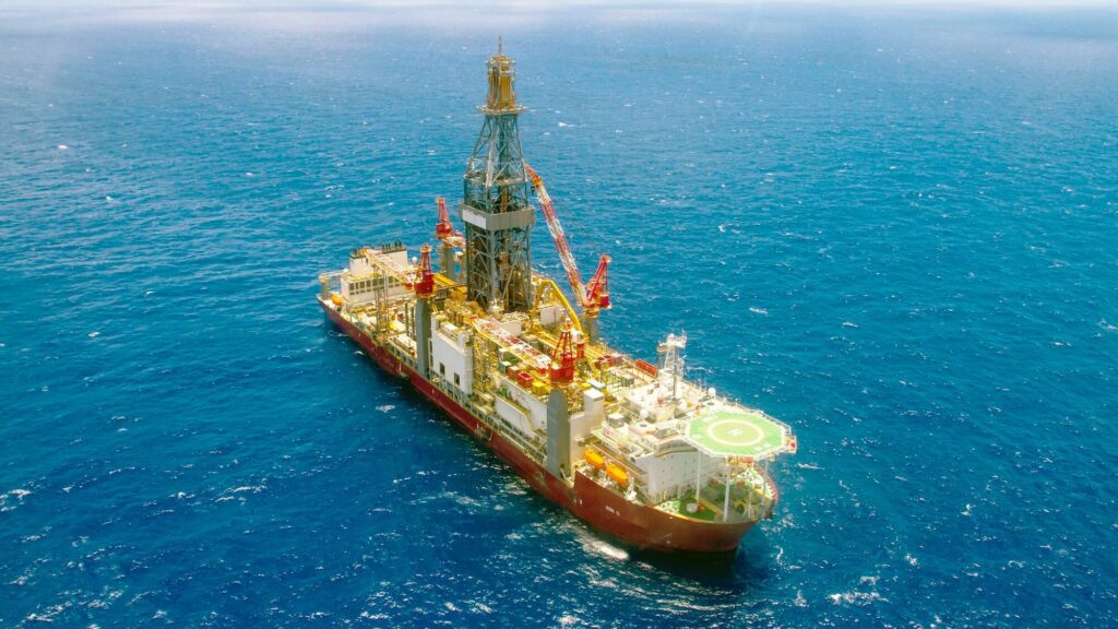 A descoberta em Pitu Oeste já foi comunicada à ANP, demonstrando a transparência da Petrobras no processo de exploração da Margem Equatorial.