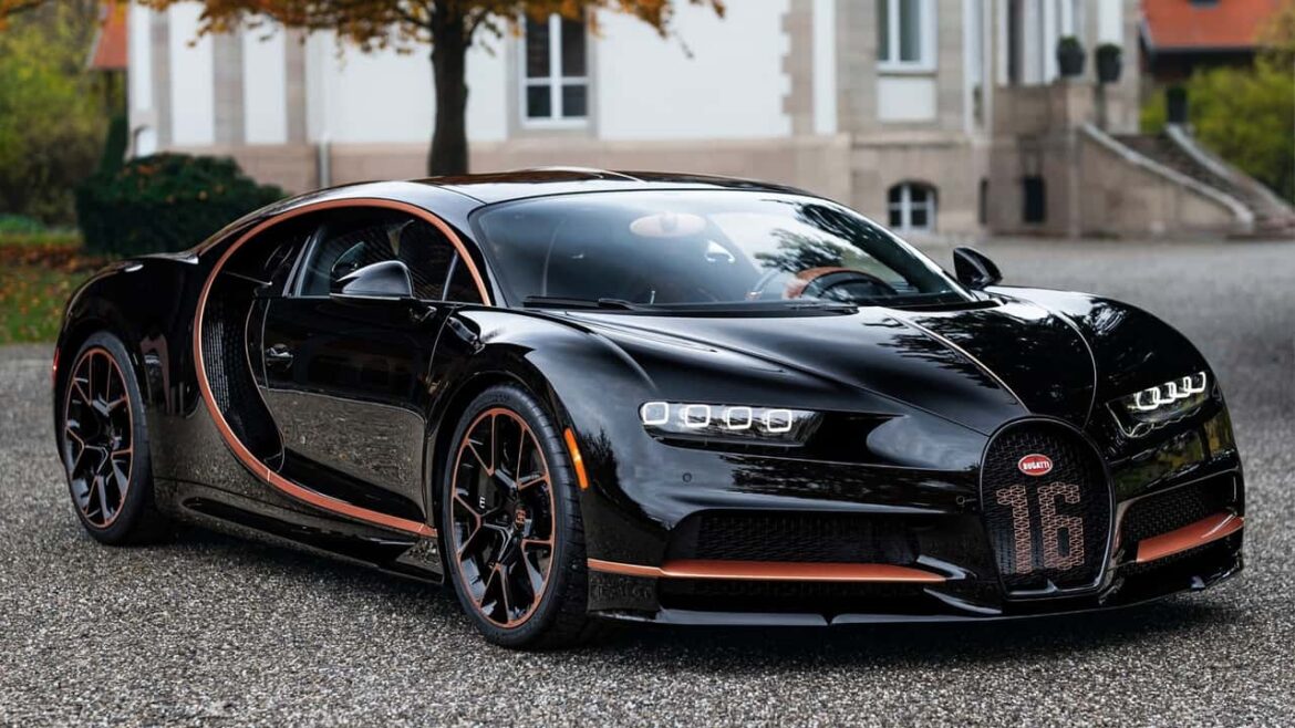 O Bugatti Chiron é um carro impressionante, que combina potência, velocidade e beleza. Ele consegue acelerar de 0 a 100 km/h em menos de 3s.