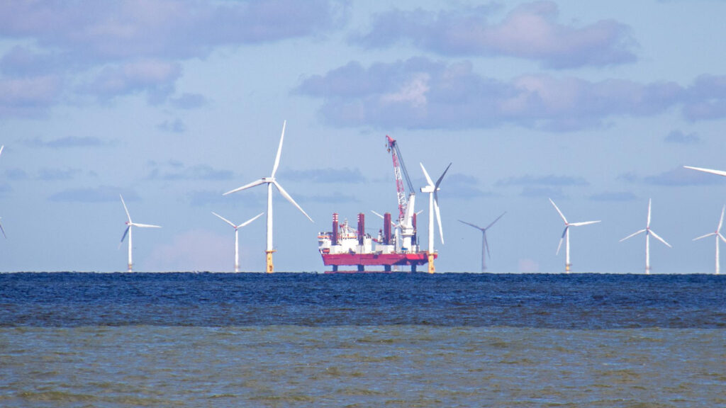 A Petrobras lidera o cenário nacional com o maior potencial em projetos para geração de energia eólica offshore.