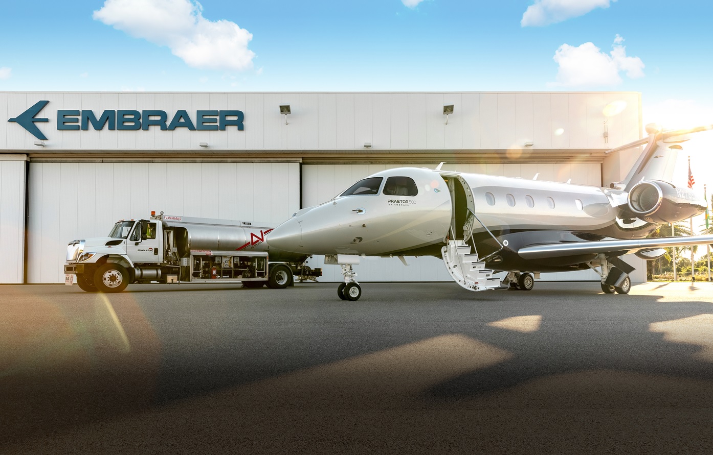 Uma das vantagens do combustível usado pela Embraer é que ele pode ser misturado ao querosene de aviação convencional em diferentes proporções.